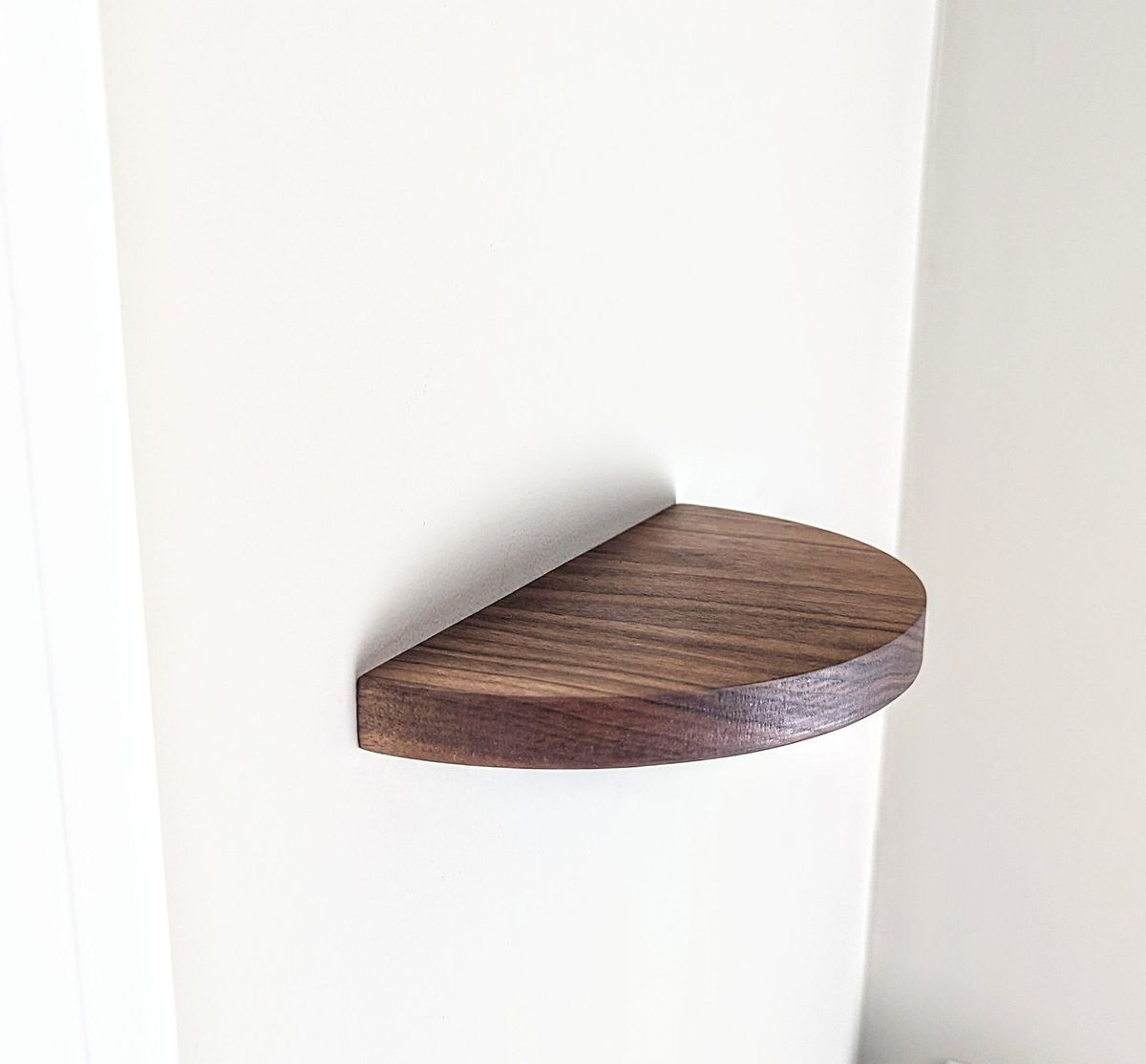 CUT-OFF CIRCLE Wooden Shelf